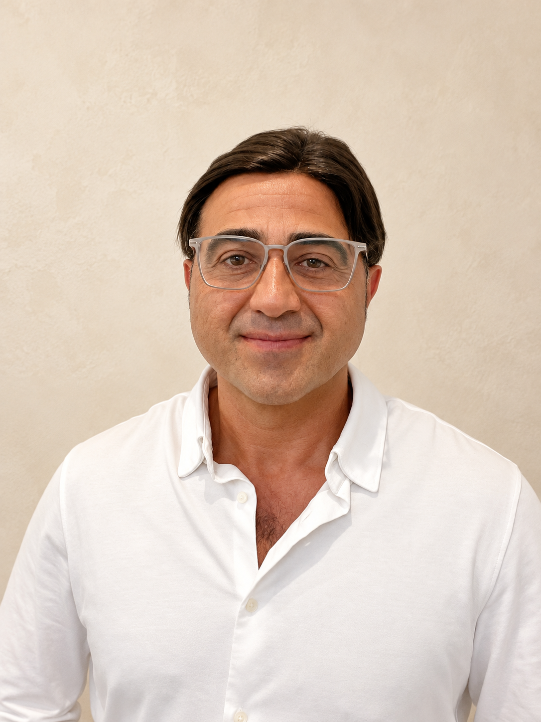 Özhan, dein Ansprechpartner für Wonder Visage in Zürich
